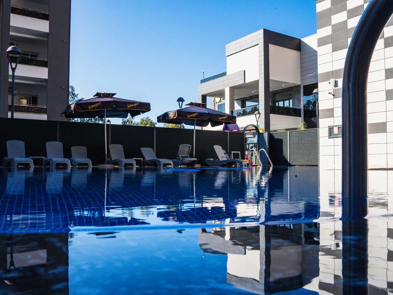 Espace piscine La Corniche